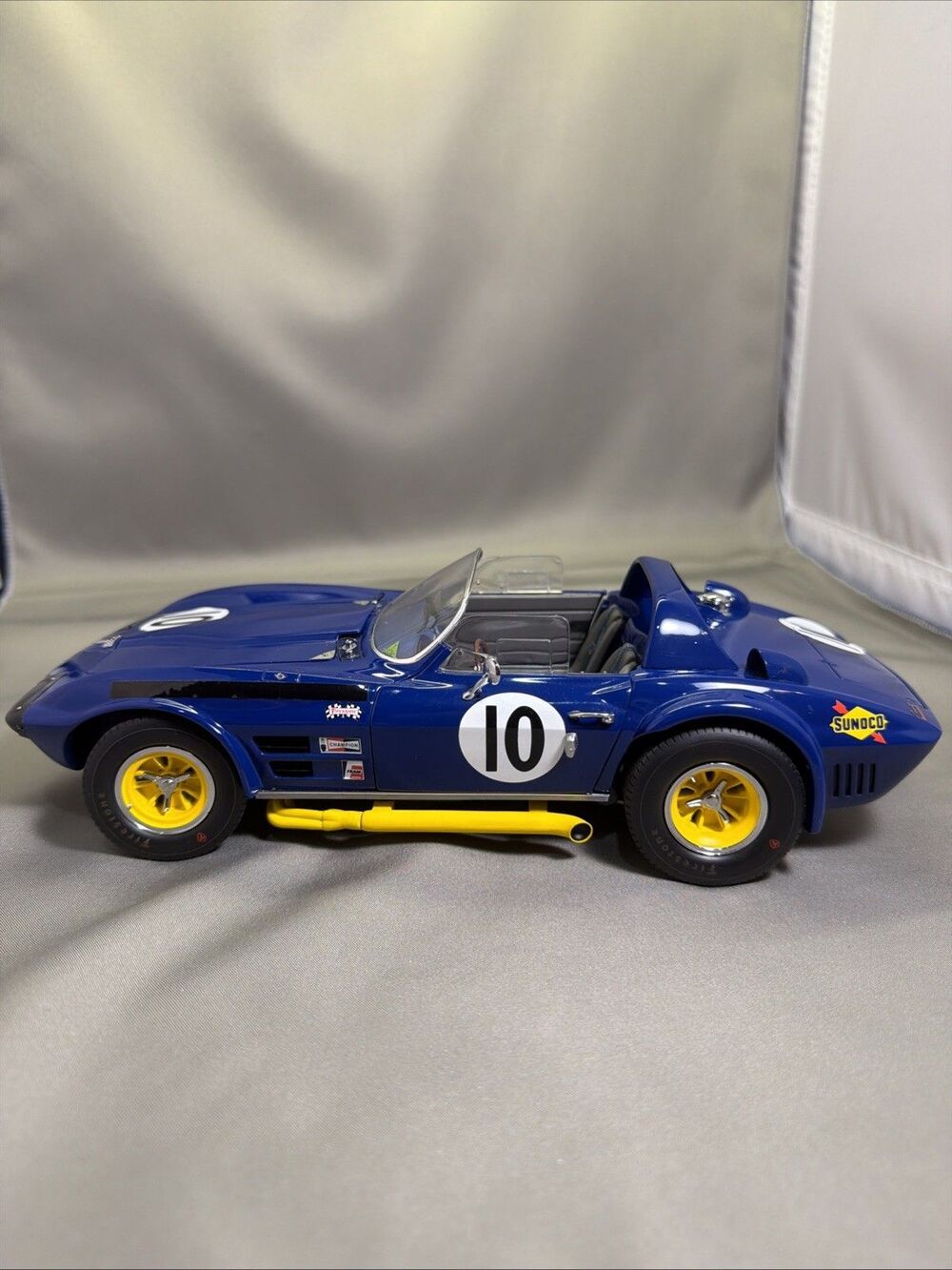 Exoto 1/18 1966 Corvette Grand Sport Roadster #10 Penske Sebring